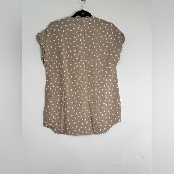 Women’s Rachel Roy Tan and White Polka Dot V-Neck Split V Collar Short Sleeve - Picture 3 of 6